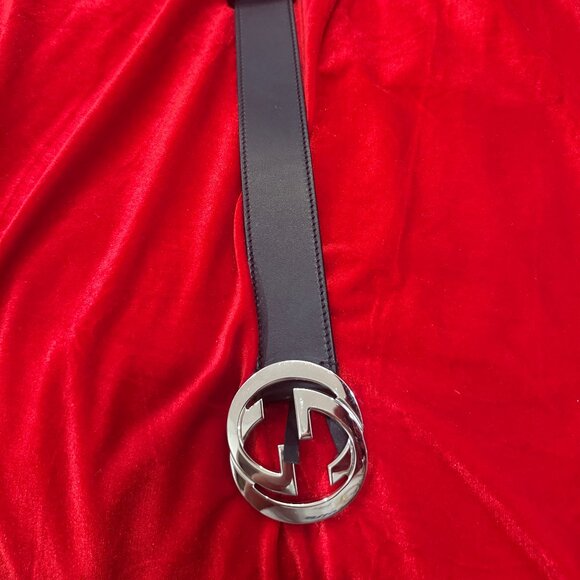 AUTHENTIC GUCCI BLACK LEATHER BELT SILVER HARDWARE WITH A TINY FIXABLE FLAW - Picture 5 of 13